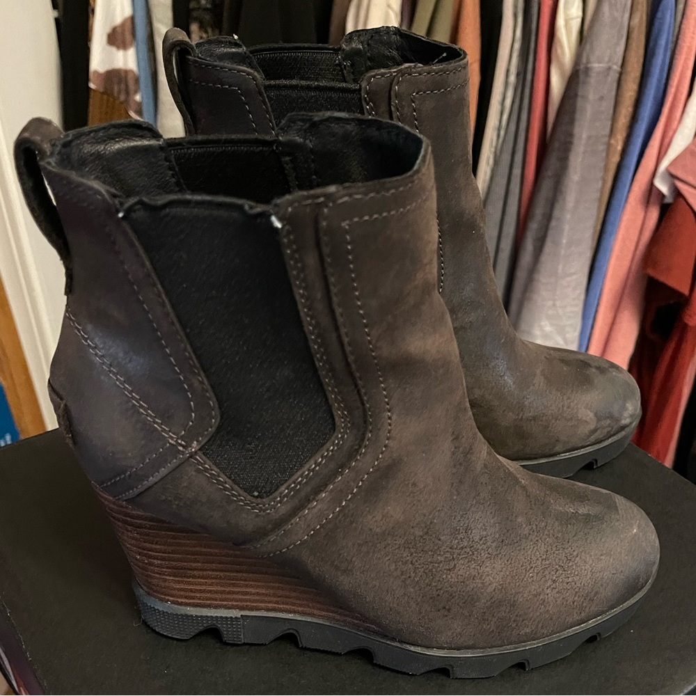 Sorel leather wedges